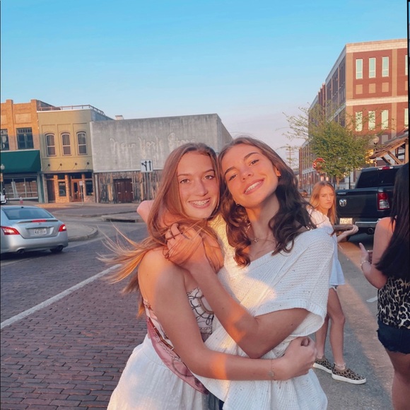 Meet your Posher, Chloe - Picture 1 of 1